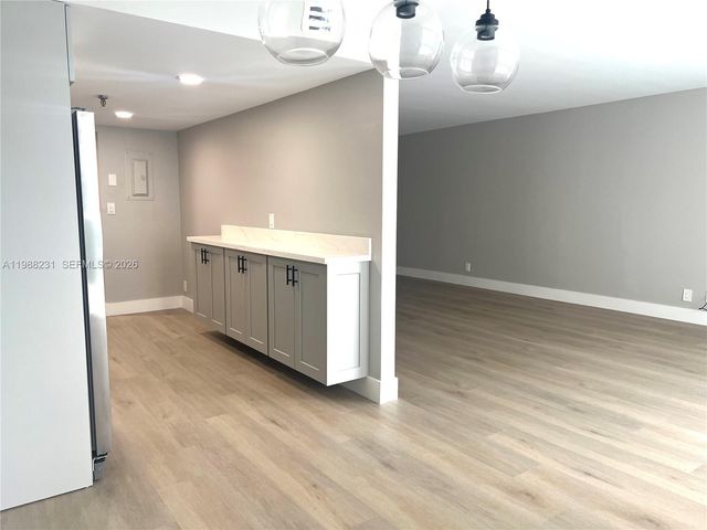 2401 Collins Ave 803, Miami Beach, FL 33140