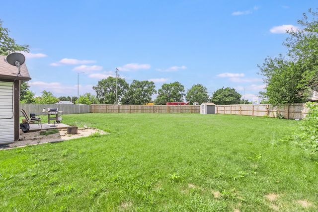 128 Farm Gate Lane, Bolingbrook, IL 60440