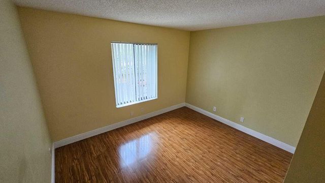 205 Foxtail Drive H3, Greenacres, FL 33415