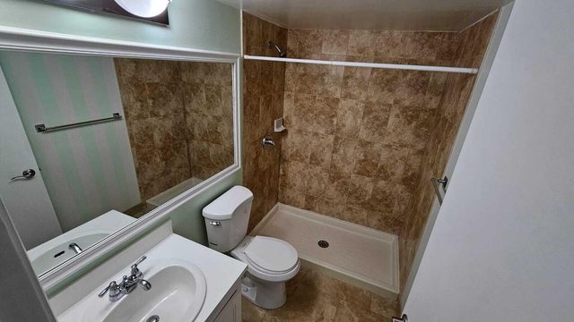 205 Foxtail Drive H3, Greenacres, FL 33415