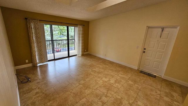 205 Foxtail Drive H3, Greenacres, FL 33415