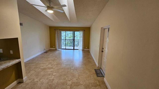 205 Foxtail Drive H3, Greenacres, FL 33415