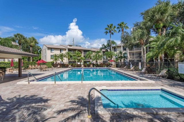 205 Foxtail Drive H3, Greenacres, FL 33415
