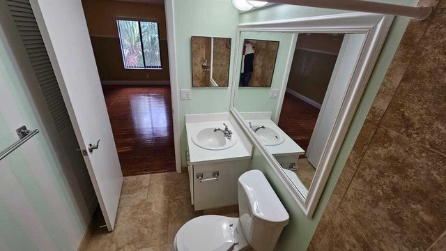 205 Foxtail Drive H3, Greenacres, FL 33415