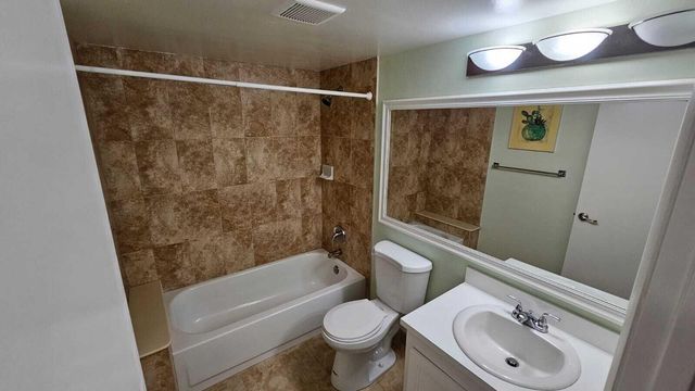 205 Foxtail Drive H3, Greenacres, FL 33415