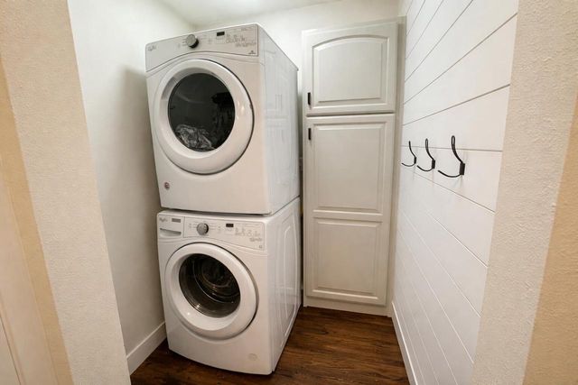 1203 N 14th AVENUE, West Bend, WI 53090