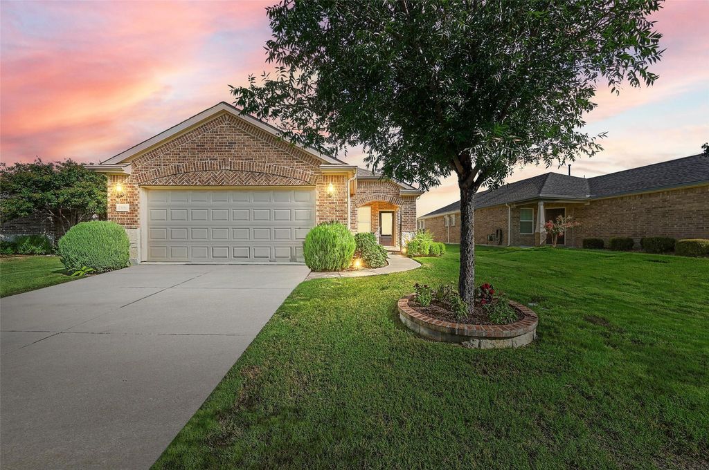 2306 Feathering Drive, Frisco, TX 75036