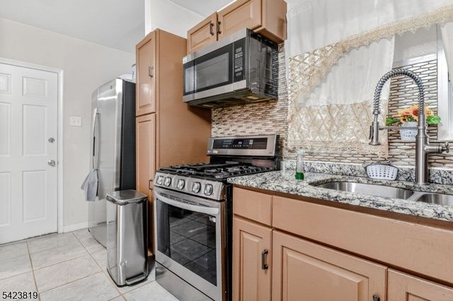 752 Highland Ave, Newark City, NJ 07104