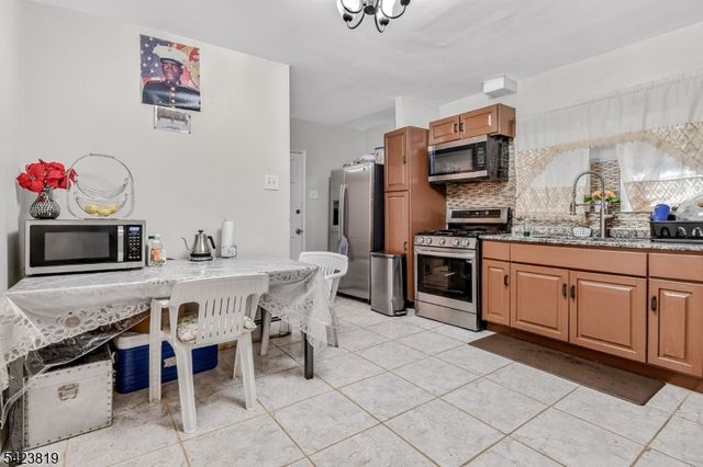 752 Highland Ave, Newark City, NJ 07104