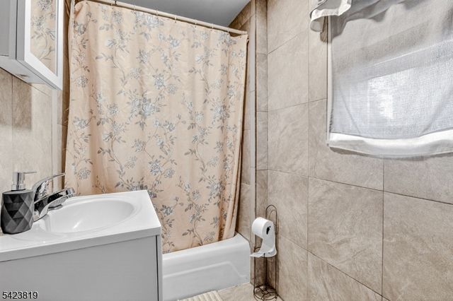 752 Highland Ave, Newark City, NJ 07104