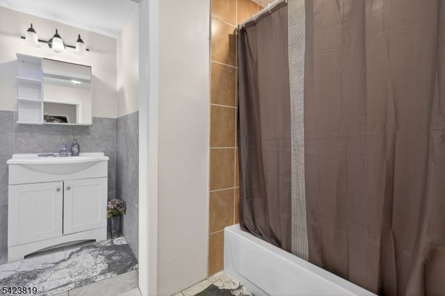 752 Highland Ave, Newark City, NJ 07104