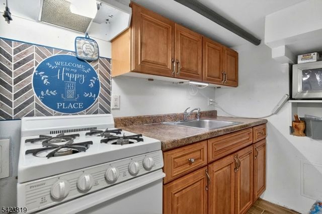 752 Highland Ave, Newark City, NJ 07104