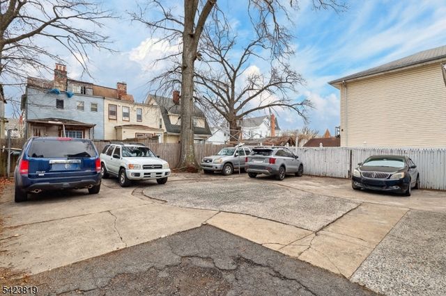 752 Highland Ave, Newark City, NJ 07104