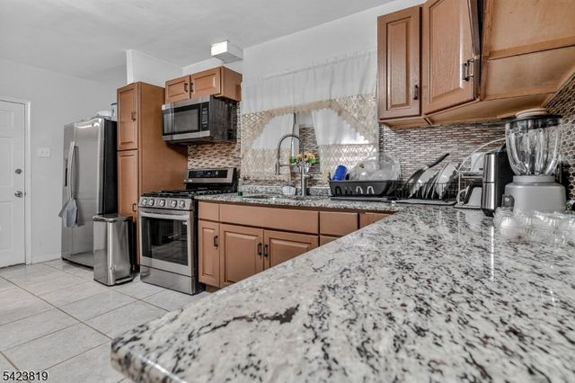 752 Highland Ave, Newark City, NJ 07104