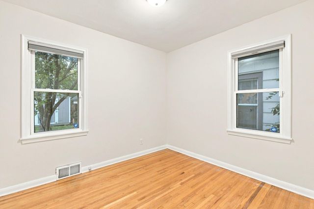 1356 Searle Street, Saint Paul, MN 55130