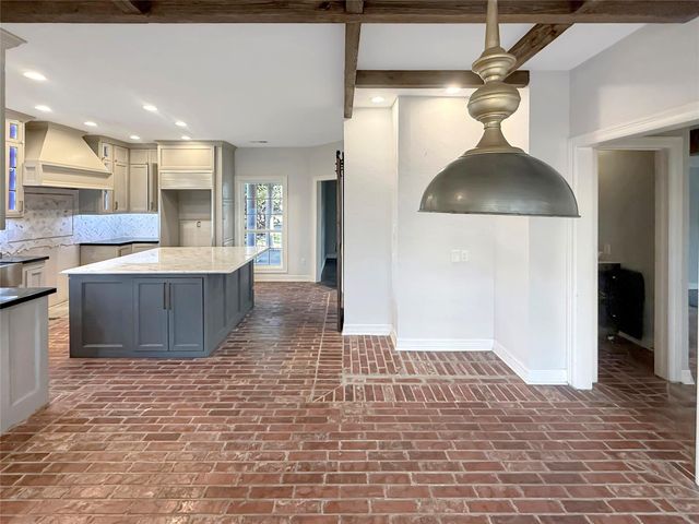 1330 Woodway Boulevard, Sour Lake, TX 77659