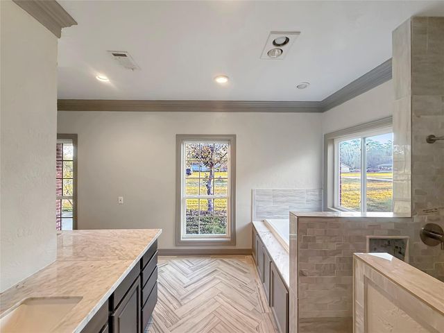 1330 Woodway Boulevard, Sour Lake, TX 77659