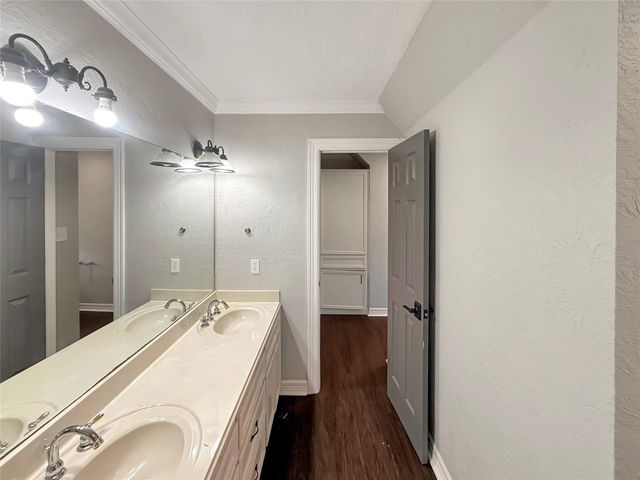 1330 Woodway Boulevard, Sour Lake, TX 77659