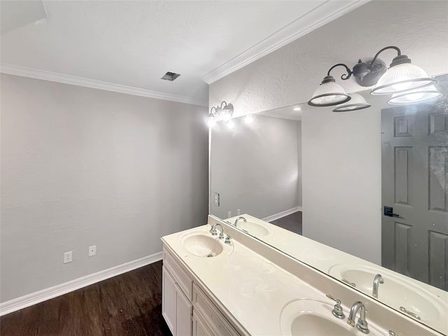 1330 Woodway Boulevard, Sour Lake, TX 77659