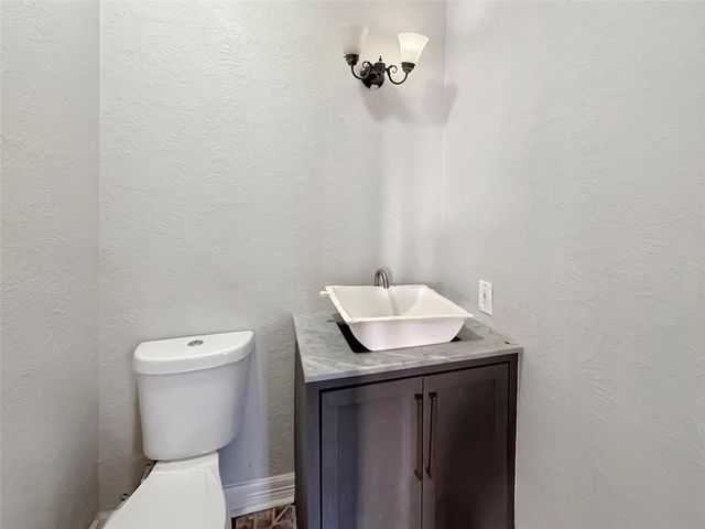 1330 Woodway Boulevard, Sour Lake, TX 77659