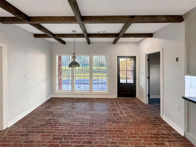 1330 Woodway Boulevard, Sour Lake, TX 77659