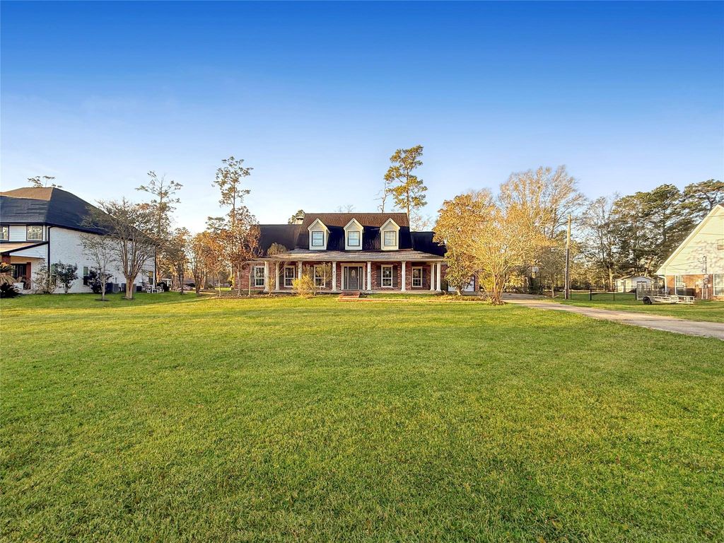 1330 Woodway Boulevard, Sour Lake, TX 77659