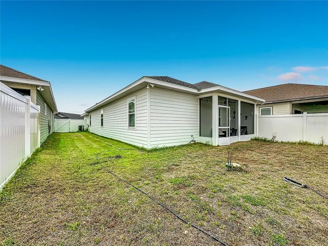 1885 SW 245TH TERRACE, Newberry, FL 32669
