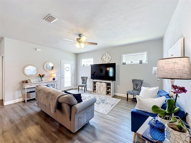 1885 SW 245TH TERRACE, Newberry, FL 32669