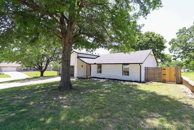 2806 W 70th Street, Tulsa, OK 74132