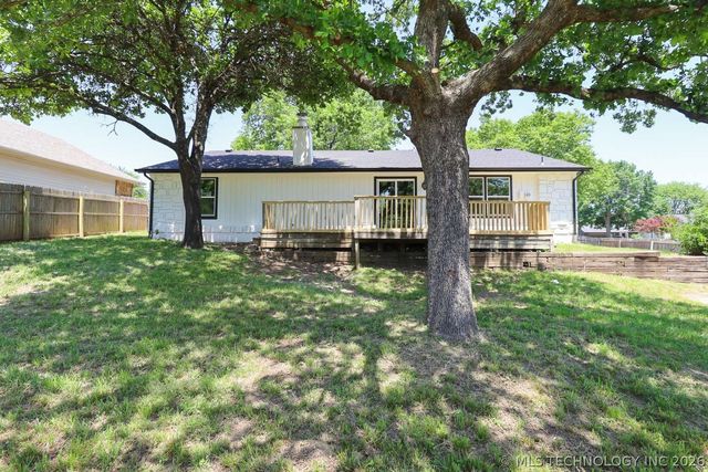 2806 W 70th Street, Tulsa, OK 74132