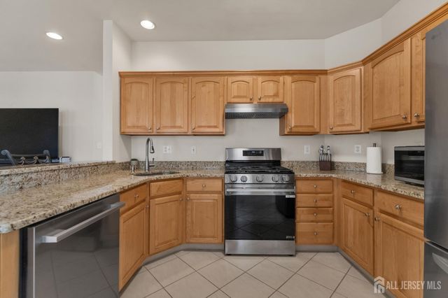 22 Augusta Place, East Brunswick, NJ 08816