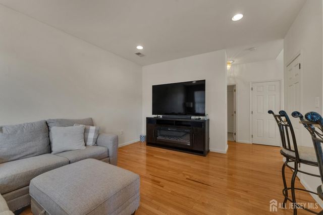 22 Augusta Place, East Brunswick, NJ 08816
