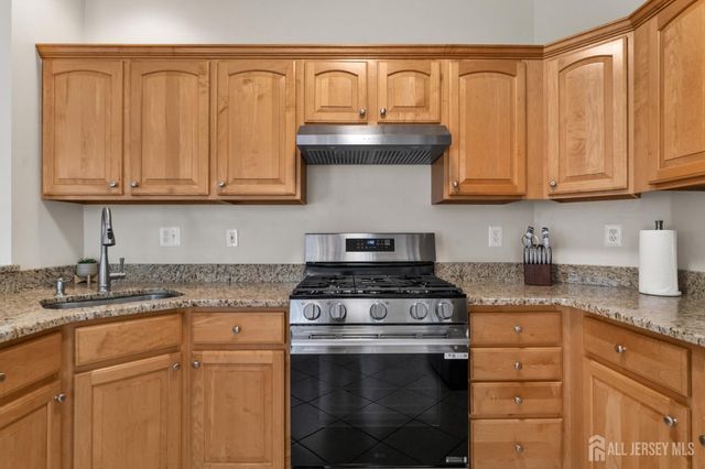 22 Augusta Place, East Brunswick, NJ 08816