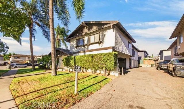 160 Greentree Ln, La Habra, CA 90631
