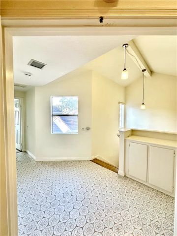 19 Dartmouth, Irvine, CA 92612