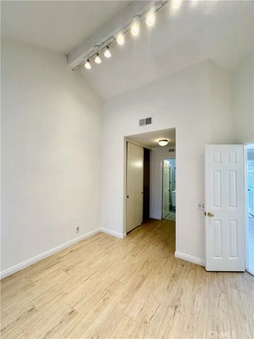 19 Dartmouth, Irvine, CA 92612