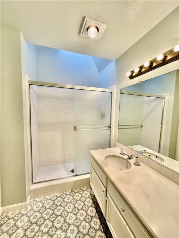 19 Dartmouth, Irvine, CA 92612