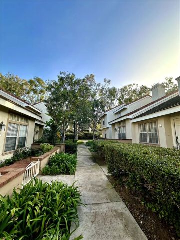 19 Dartmouth, Irvine, CA 92612