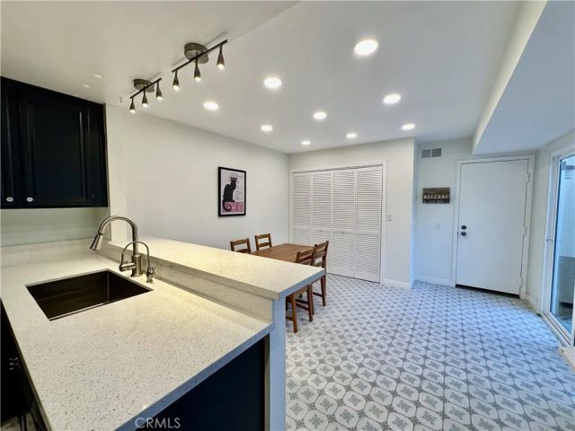 19 Dartmouth, Irvine, CA 92612