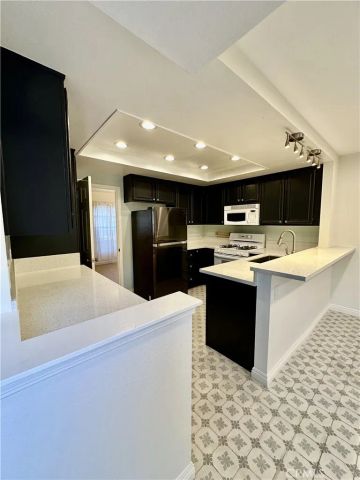 19 Dartmouth, Irvine, CA 92612