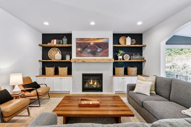 2901 Fairway Drive, Chaska, MN 55318