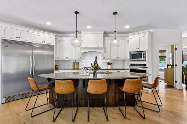 2901 Fairway Drive, Chaska, MN 55318