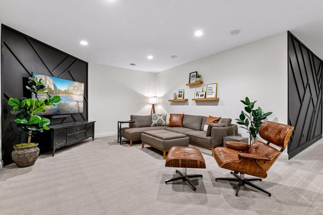 2901 Fairway Drive, Chaska, MN 55318