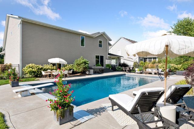 2901 Fairway Drive, Chaska, MN 55318