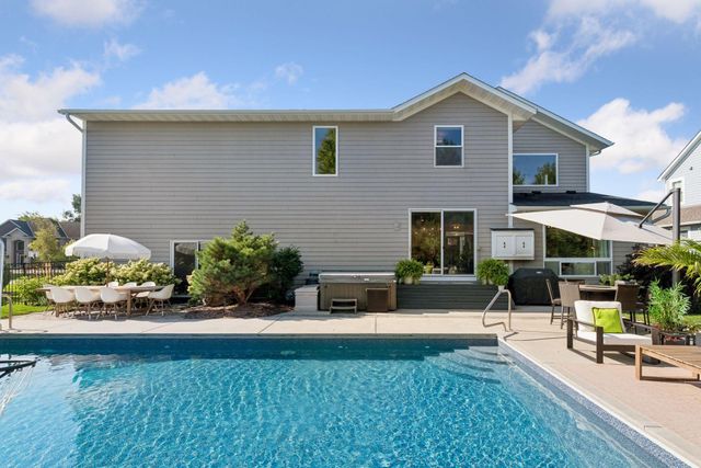 2901 Fairway Drive, Chaska, MN 55318