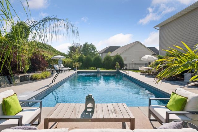 2901 Fairway Drive, Chaska, MN 55318