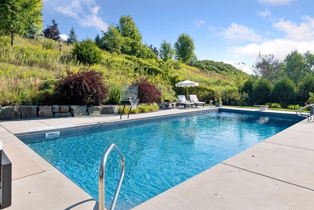 2901 Fairway Drive, Chaska, MN 55318 — photo 2