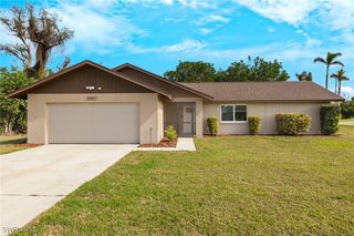 20821 Coconut DR, Estero, FL 33928