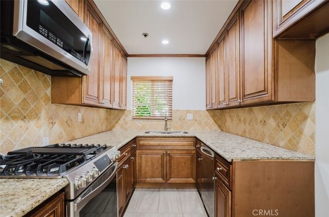 7319 Hazeltine Avenue 4, Van Nuys, CA 91405