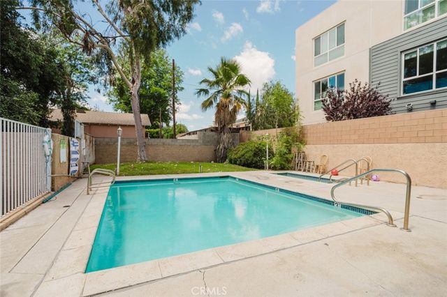 7319 Hazeltine Avenue 4, Van Nuys, CA 91405